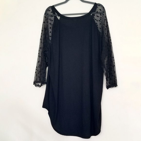 Torrid Black Raglan Blouse with Polka Dot Mesh 3/4 Sleeves - Size 4 - Picture 2 of 5